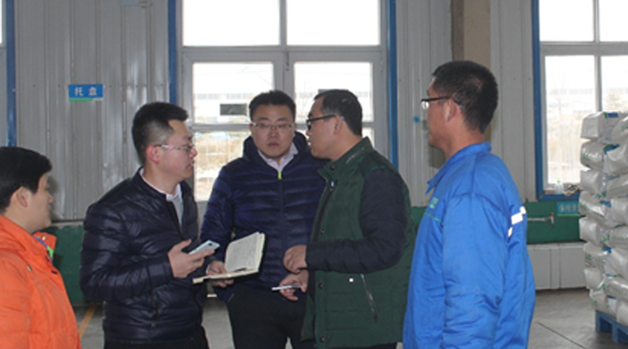 1488331732705372.png 伊利原料奶事業(yè)部質(zhì)量管理部對(duì)根源倉庫進(jìn)行現(xiàn)場(chǎng)評(píng)估.png